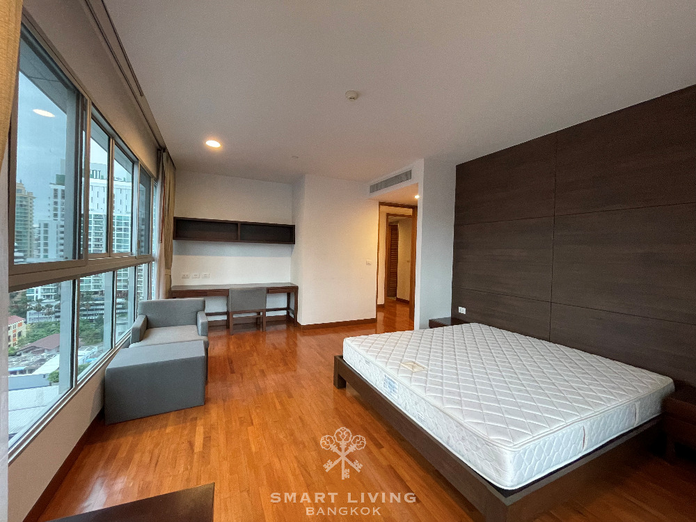 ให้เช่าคอนโดสุขุมวิท อโศก ทองหล่อ : Huge space 3bed with fully equipped appliances, near BTS Asoke, only @110K!