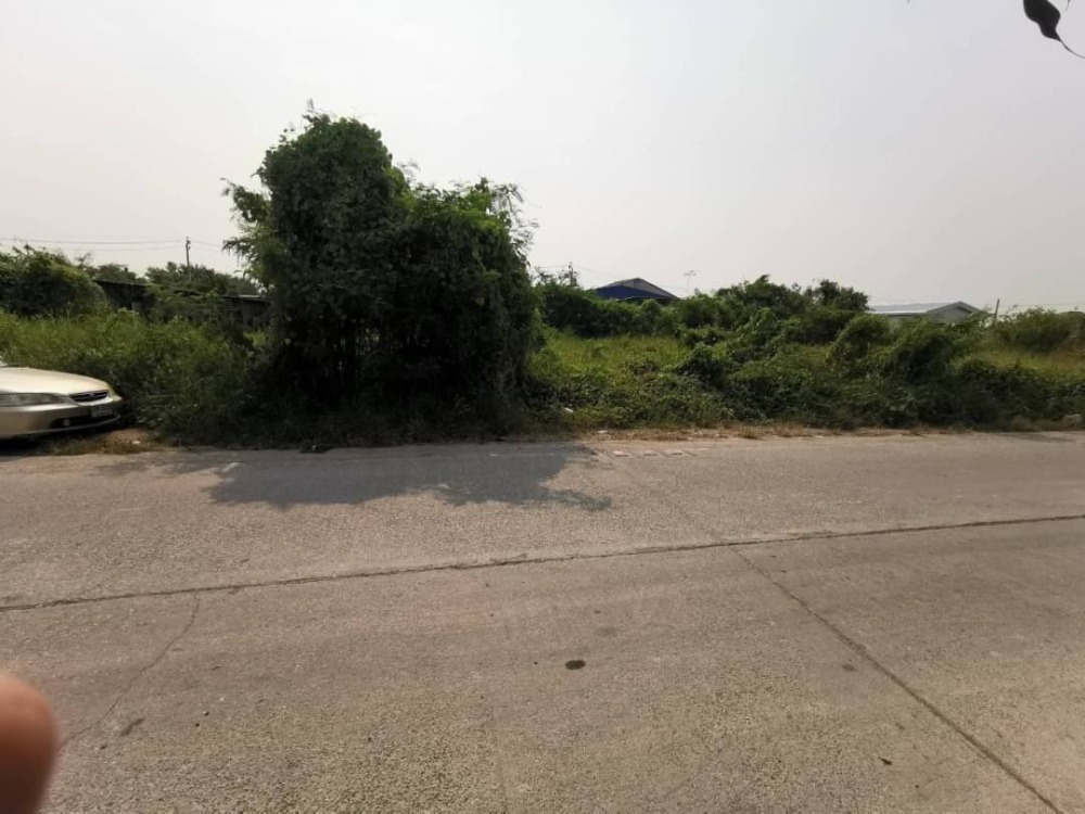 For RentLandSamut Prakan,Samrong : Land for rent Located in Soi Ratchathani Village 2, Thepharak Road... go into the alley about 300 meters...