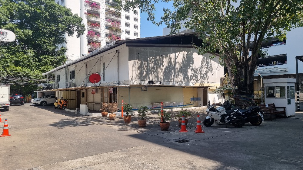 ให้เช่าร้านค้า/ตลาดนัดสุขุมวิท อโศก ทองหล่อ : เช่าพื้นที่ทำร้านอาหาร คาราโอเกะญี่ปุ่น สุขุมวิท 39 พร้อมพงษ์ (จอดรถได้7-8คัน)