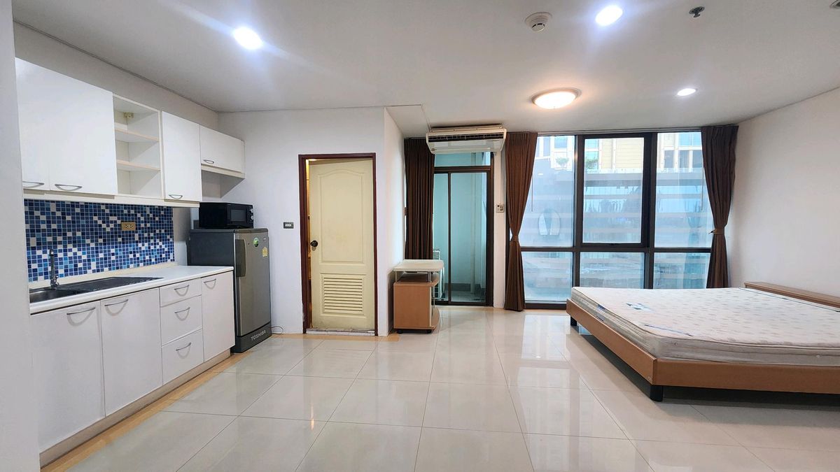 ให้เช่าคอนโดคลองเตย กล้วยน้ำไท : Lumpini Park View | ให้เช่าห้องสตูดิโอ 40 ตร.ม. แต่งเรียบๆ น่าอยู่ ทำเลสะดวกและปลอดภัยมาก อยู่ติด MRT และใกล้จุฬา