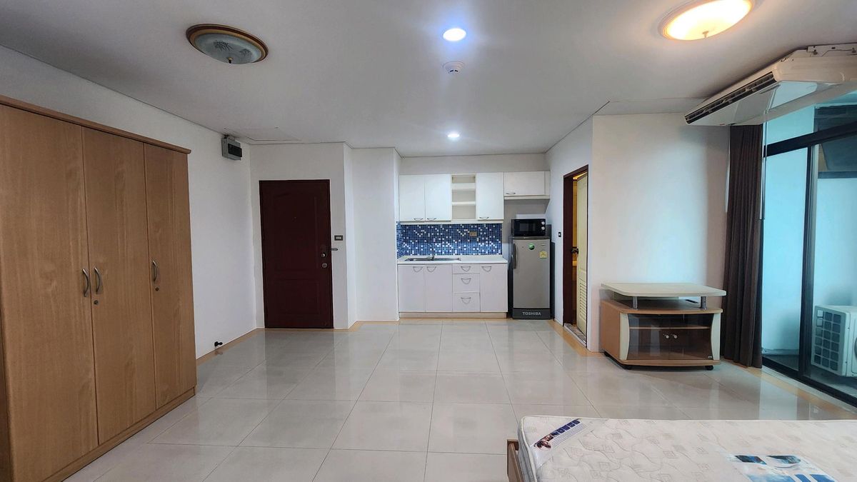 ให้เช่าคอนโดคลองเตย กล้วยน้ำไท : Lumpini Park View | ให้เช่าห้องสตูดิโอ 40 ตร.ม. แต่งเรียบๆ น่าอยู่ ทำเลสะดวกและปลอดภัยมาก อยู่ติด MRT และใกล้จุฬา