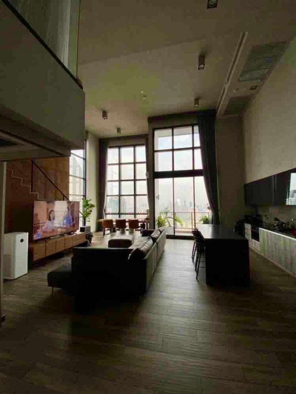 For RentCondoSukhumvit, Asoke, Thonglor : Luxury Duplex Penthouse in Asoke CBD, 3-Bedroom Spacious Unit at The Lofts Asoke, Prime Central Bangkok Location