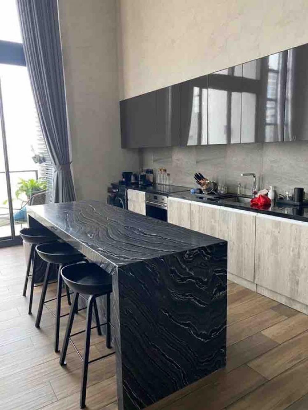 For RentCondoSukhumvit, Asoke, Thonglor : Luxury Duplex Penthouse in Asoke CBD, 3-Bedroom Spacious Unit at The Lofts Asoke, Prime Central Bangkok Location
