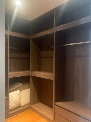 ให้เช่าคอนโดวิทยุ ชิดลม หลังสวน : 185 Rajadamri, 150 sqm. Spacious Three Bedrooms Condo for Rent at 185 Rajdamri.