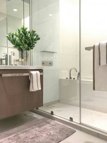 For SaleCondoWitthayu, Chidlom, Langsuan, Ploenchit : 185 Rajadamri, 102 sqm. Spacious, Beautiful Condo for Sale at 185 Rajadami.
