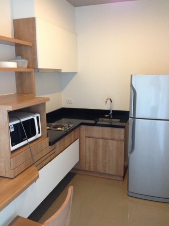 ให้เช่าคอนโดอ่อนนุช อุดมสุข : Blocs 77, 40sqm Well price!! Convenient Pool view 1bedroom 1bathroom For Rent at Blocs 77