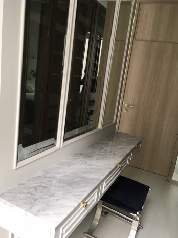 ให้เช่าคอนโดวิทยุ ชิดลม หลังสวน : Noble Ploenchit, 50sqm Well price!! Spacious convenient One bedroom One bathroom for rent at Noble Ploenchit
