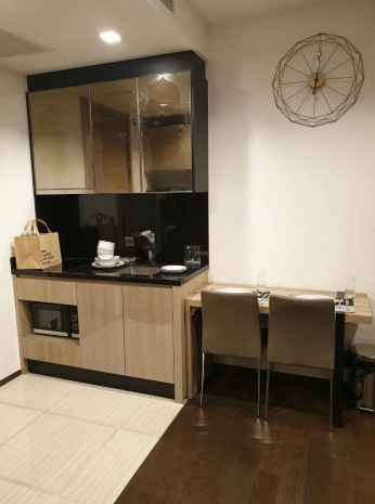 ให้เช่าคอนโดราชเทวี พญาไท : The Line Ratchathewi, 34sqm. Beautiful, Fully Furnished  1 parking spot if required Condo for Rent at The Line Ratchathewi.- 2 minutes walk to Ratchathewi BTS Station- Full Access to building’s facility