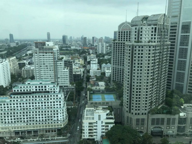 For RentCondoWitthayu, Chidlom, Langsuan, Ploenchit : Athenee Residence, 215sqm. Beautiful, luxury, Spacious, Three Bedrooms Condo for Rent at Athenee Residence.