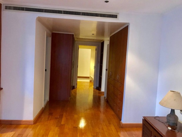 ขายคอนโดนานา : Kallista Mansion, 315sqm. spacious Three Bedroom, living room, Dining room, Powder room, Spacious kitchen, maid’s room and bath, big front balcony, laundry area, fully furnished Condo for Rent/Sale at Kallista Mansion.