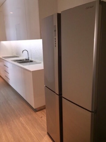 ให้เช่าคอนโดวิทยุ ชิดลม หลังสวน : 185 Rajadamri, 185 Rajadamri Spacious convenient 223.22 sqm 3+1 bedroom 3 bathroom Ready to move in for rent Well price!!
