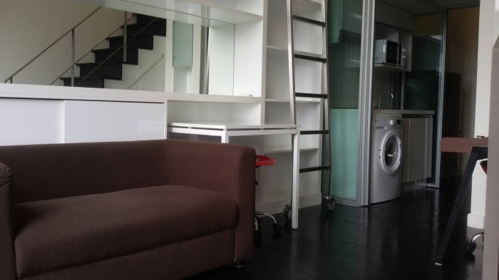 ให้เช่าคอนโดสุขุมวิท อโศก ทองหล่อ : Ashton Morph 38, 34sqm Well price! convenient Duplex room for rent at Ashton Morph 38