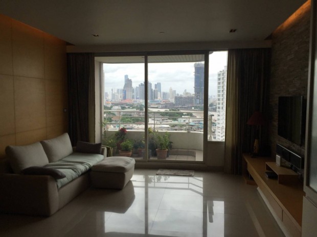 ขายคอนโดวงเวียนใหญ่ เจริญนคร : Watermark Chaophraya, Watermark Chaophraya River Condo ,River view Low floor 97.53sqm 2 bedroom 2 bathroom for sale well price!