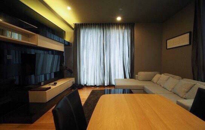 ให้เช่าคอนโดสุขุมวิท อโศก ทองหล่อ : Quattro Thonglor, 86sqm spacious, corner unit Two Bedrooms Condo for Rent at Quattro Thonglor