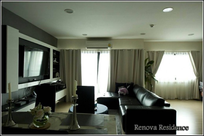 ขายคอนโดวิทยุ ชิดลม หลังสวน : Renova Residence Chidlom, 140.3 sqm. the unit coming fully furnished with modern style furniture and design- Three bedrooms with bathrooms and balconies- large living room and dining area- western kitchen fully equipped- high floorCondo for SALE at R