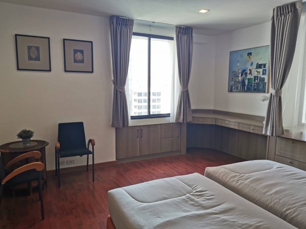 ขายคอนโดสุขุมวิท อโศก ทองหล่อ : Las Colinas, 185sqm High rise Convenient Two bedrooms Condo for rent and sale and Las Colinas
