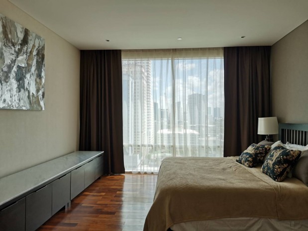ให้เช่าคอนโดสุขุมวิท อโศก ทองหล่อ : Fullerton, 96 sqm. cozy Two Bedroom Condo for Rent at Fullerton.