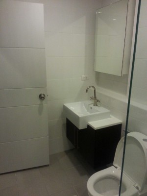 ให้เช่าคอนโดอารีย์ อนุสาวรีย์ : The Vertical Aree, 58sqm Lovely, Centrally Located One Bedroom Condo for rent at The Vertical Aree