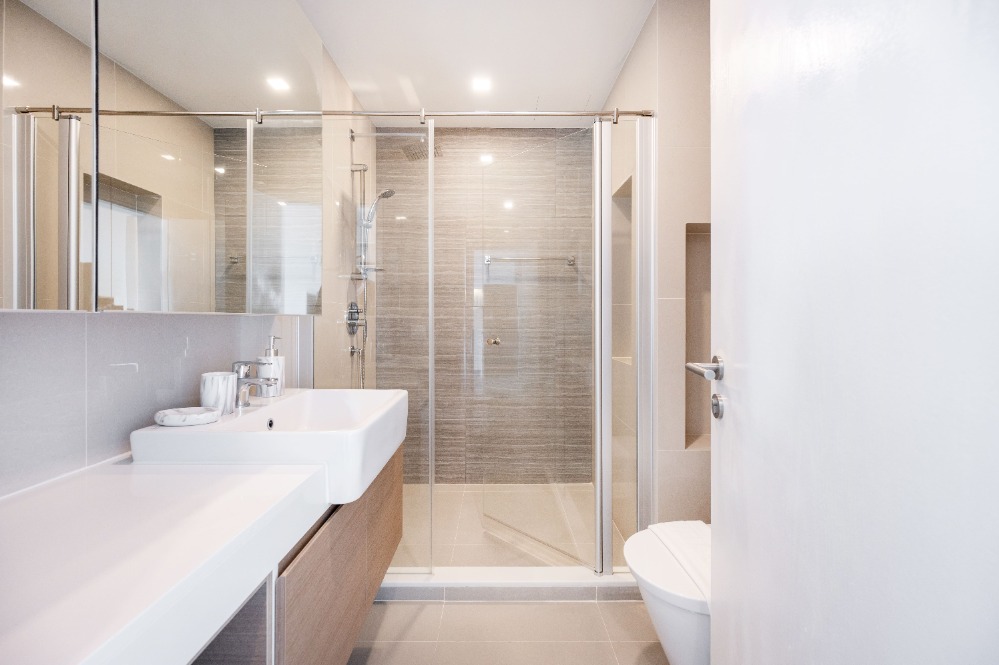 ให้เช่าคอนโดศรีราชา แหลมฉบัง บ้านบึง : 🏖️ให้เช่าคอนโด ไนท์บริดจ์ ดิ โอเชี่ยน ศรีราชา 2 ห้องนอน 57 ตรม. (Service residence by Hampton)  ✅รับสัญญาระยะตั้งแต่ 1 เดือนขึ้นไป