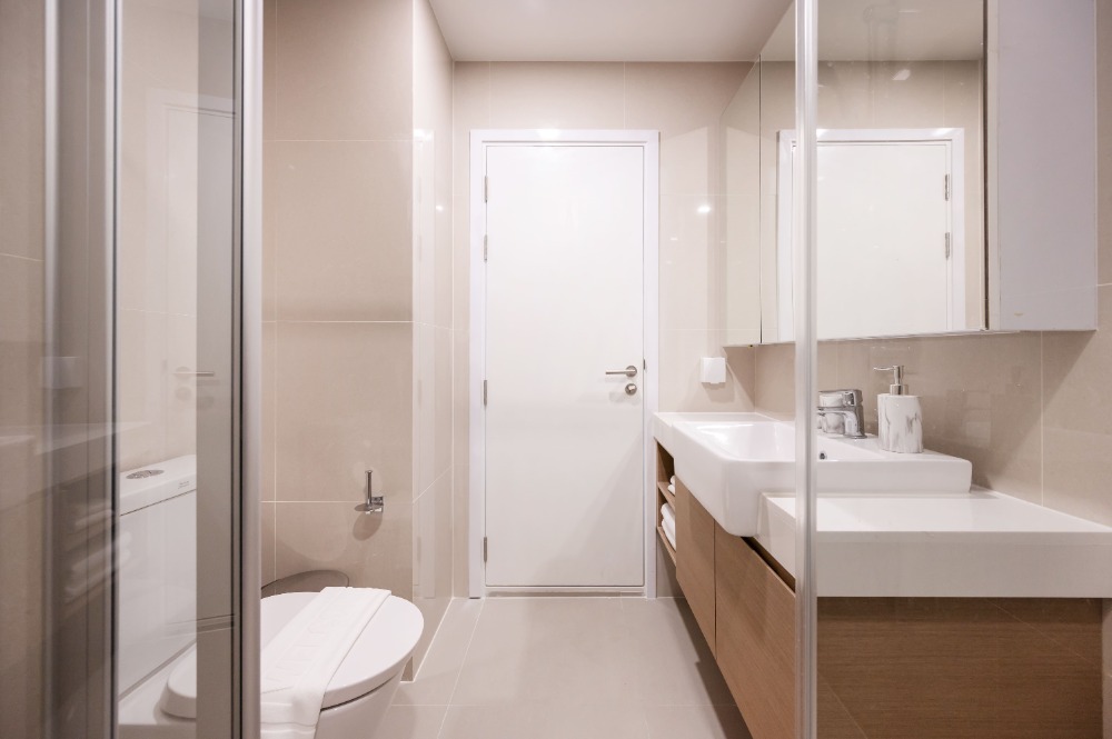 ให้เช่าคอนโดศรีราชา แหลมฉบัง บ้านบึง : 🏖️ให้เช่าคอนโด ไนท์บริดจ์ ดิ โอเชี่ยน ศรีราชา 2 ห้องนอน 57 ตรม. (Service residence by Hampton)  ✅รับสัญญาระยะตั้งแต่ 1 เดือนขึ้นไป