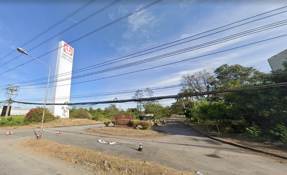 For SaleLandSamut Prakan,Samrong : Land for sale in Royal Place Village, Bang Bo, Samut Prakan.