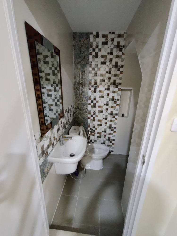 ให้เช่าทาวน์โฮมบางแค เพชรเกษม : ปล่อยเช่า ด่วน ทาวเฮ้าโกลเด้นทาว์ 2 บางแค ใกล้ mrt หลักสอง