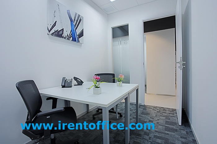 ให้เช่าสำนักงานภูเก็ต : ออฟฟิศให้เช่า ภูเก็ต ตกแต่งพร้อมใช้ โรงแรมรอยัลภูเก็ตมารีน่า บิสซิเนสเซ็นเตอร์ มีพนักงาน 1 ท่านขึ้นไป ถนนเทพกระษัตรี ต.เกาะแก้ว อ.เมือง โทร 025125909,  084-543-4833 ดูข้อมูลอาคารอื่นที่ www.irentoffice.com ยินดีรับฝากขาย