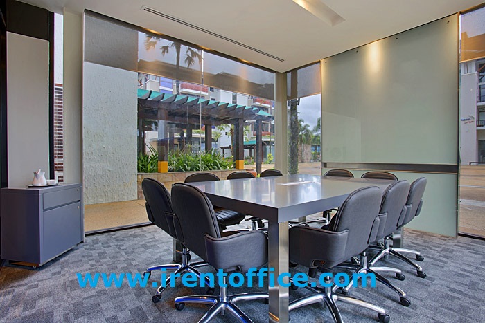 ให้เช่าสำนักงานภูเก็ต : ออฟฟิศให้เช่า ภูเก็ต ตกแต่งพร้อมใช้ โรงแรมรอยัลภูเก็ตมารีน่า บิสซิเนสเซ็นเตอร์ มีพนักงาน 1 ท่านขึ้นไป ถนนเทพกระษัตรี ต.เกาะแก้ว อ.เมือง โทร 025125909,  084-543-4833 ดูข้อมูลอาคารอื่นที่ www.irentoffice.com ยินดีรับฝากขาย