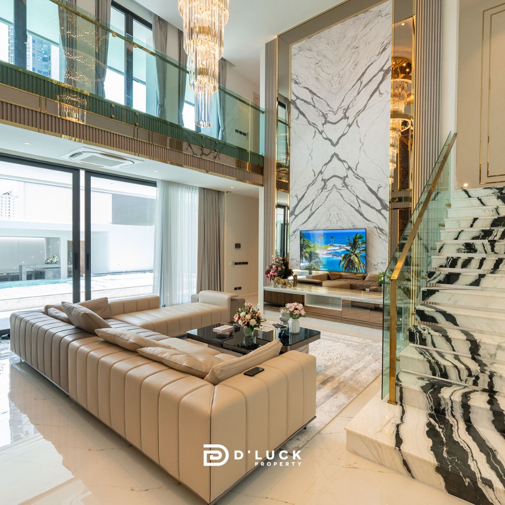 ขายพัทยา บางแสน ชลบุรี สัตหีบ : ขายบ้านพูลวิลล่าพัทยา ใกล้ทะเล 70 เมตร ในเมืองพัทยา 6 ห้องนอนพร้อมอยู่