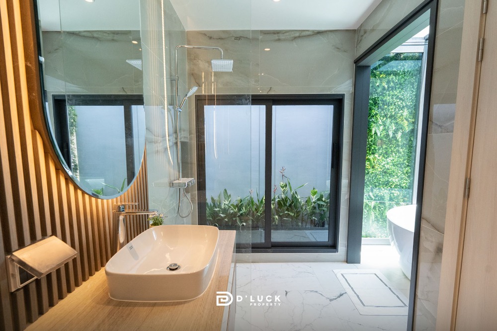 ขายพัทยา บางแสน ชลบุรี สัตหีบ : ขายบ้านพูลวิลล่าพัทยา ใกล้ทะเล 70 เมตร ในเมืองพัทยา 6 ห้องนอนพร้อมอยู่