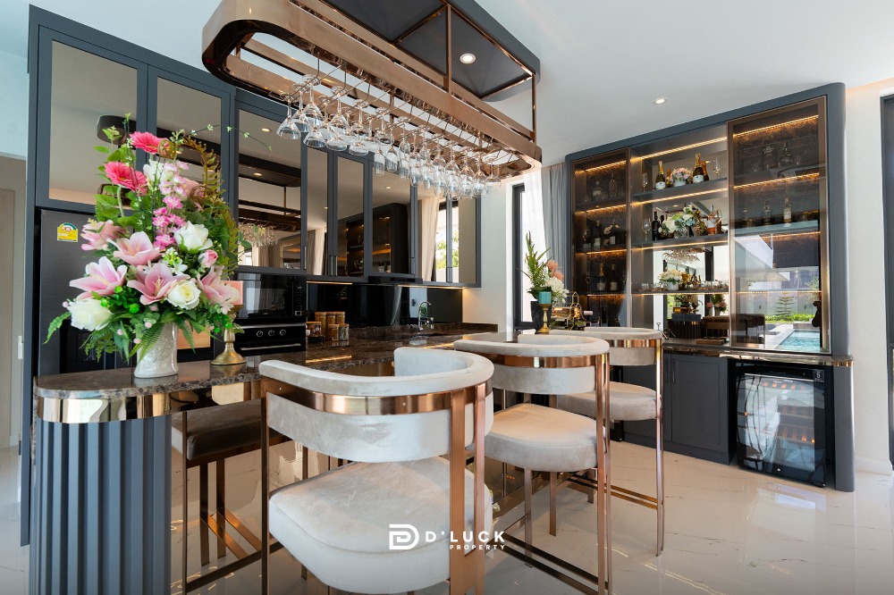 ขายพัทยา บางแสน ชลบุรี สัตหีบ : ขายบ้านพูลวิลล่าพัทยา ใกล้ทะเล 70 เมตร ในเมืองพัทยา 6 ห้องนอนพร้อมอยู่