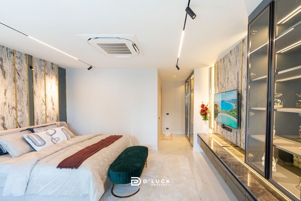 ขายพัทยา บางแสน ชลบุรี สัตหีบ : ขายบ้านพูลวิลล่าพัทยา ใกล้ทะเล 70 เมตร ในเมืองพัทยา 6 ห้องนอนพร้อมอยู่