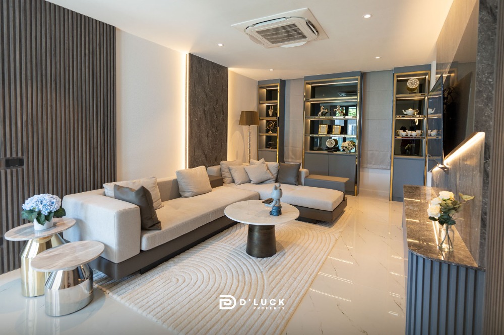 ขายพัทยา บางแสน ชลบุรี สัตหีบ : ขายบ้านพูลวิลล่าพัทยา ใกล้ทะเล 70 เมตร ในเมืองพัทยา 6 ห้องนอนพร้อมอยู่