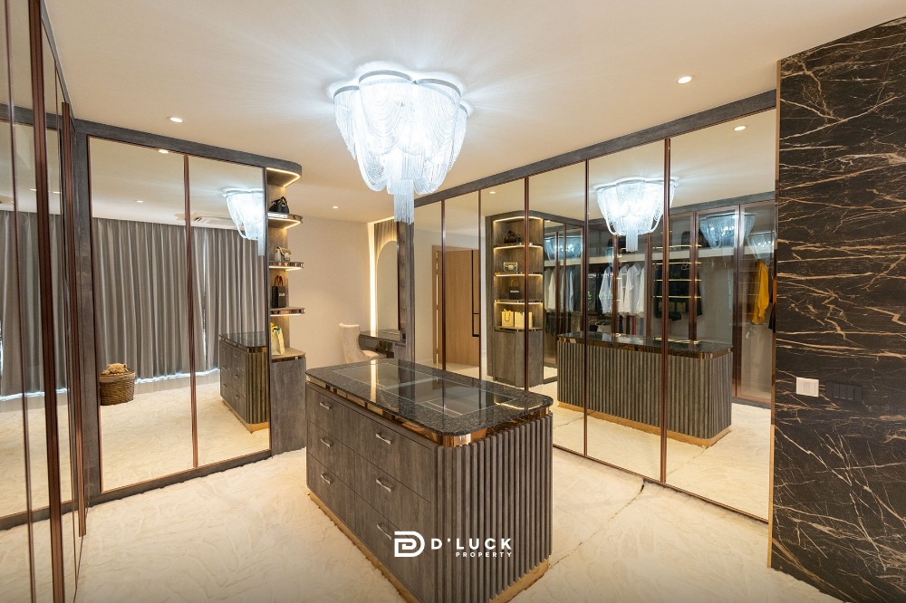 ขายพัทยา บางแสน ชลบุรี สัตหีบ : ขายบ้านพูลวิลล่าพัทยา ใกล้ทะเล 70 เมตร ในเมืองพัทยา 6 ห้องนอนพร้อมอยู่