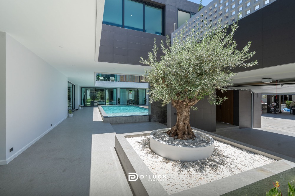 ขายพัทยา บางแสน ชลบุรี สัตหีบ : ขายบ้านพูลวิลล่าพัทยา ใกล้ทะเล 70 เมตร ในเมืองพัทยา 6 ห้องนอนพร้อมอยู่