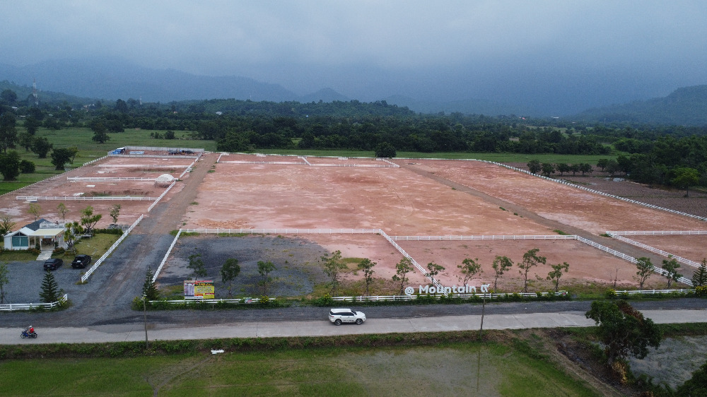 ขายที่ดินนครนายก : ที่ดินนครนายก ใกล้ จปร. วิวเขาชะโงกสวยๆ  ขนาด 1 ไร่  ปลูกบ้านตากอากาศ ทำธุรกิจ ขอสินเชื่อธนาคารได้ 100%