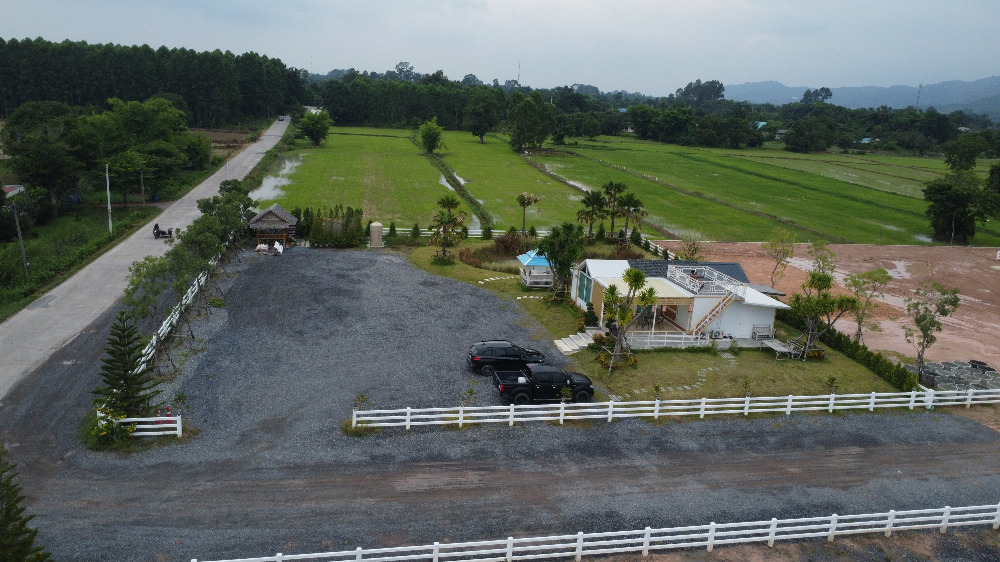 ขายที่ดินนครนายก : ที่ดินนครนายก ใกล้ จปร. วิวเขาชะโงกสวยๆ  ขนาด 1 ไร่  ปลูกบ้านตากอากาศ ทำธุรกิจ ขอสินเชื่อธนาคารได้ 100%