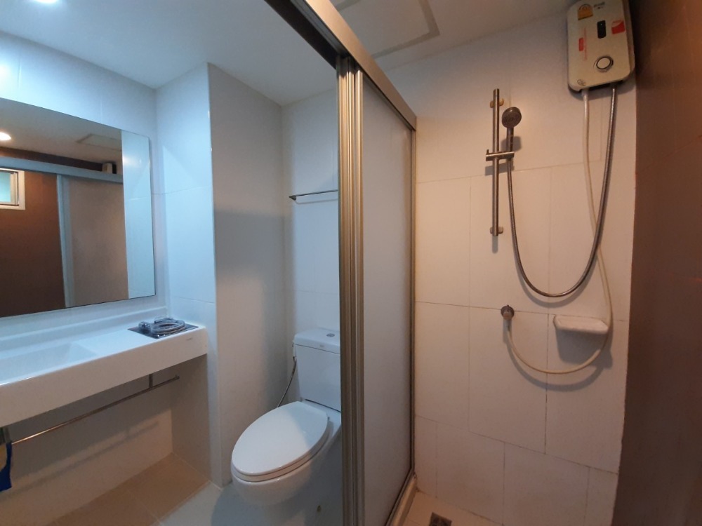 For RentCondoSapankwai,Jatujak : Spacious room, comfortable, U Delight Chatuchak project, near BTS, very convenient to travel