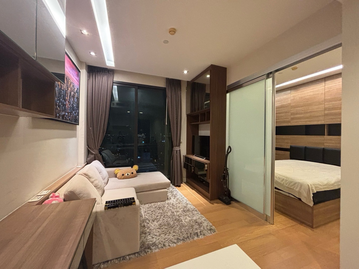 For SaleCondoLadprao, Central Ladprao : Condo for sale: Equinox Phahol Vipha, size 40 sq m, 1 bedroom, 1 bathroom, price 4,080,000 million, call 093-028-1245, ID line:properagency