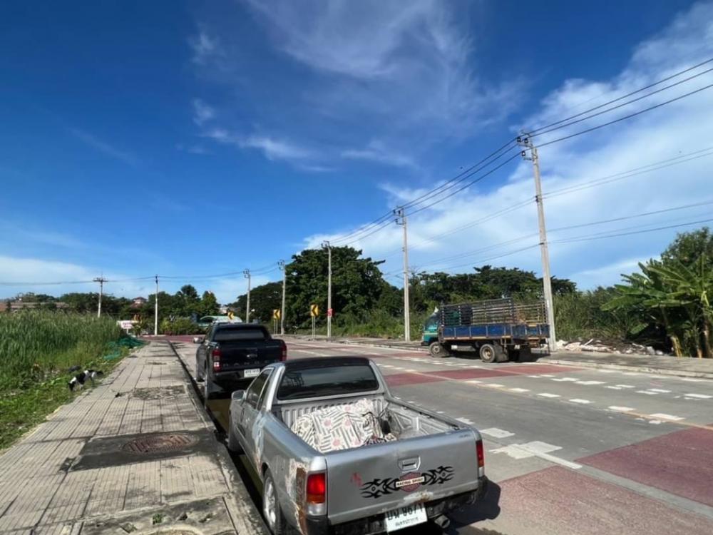 ขายที่ดินลาดกระบัง สุวรรณภูมิ : ขายที่ดินติดถนน 4 เลน เฉลิมพระเกียรติ ร.9 รวม 590 ตารางวา, ตารางวาละ 60,000.- บาท | ขายที่ดินประเวศ