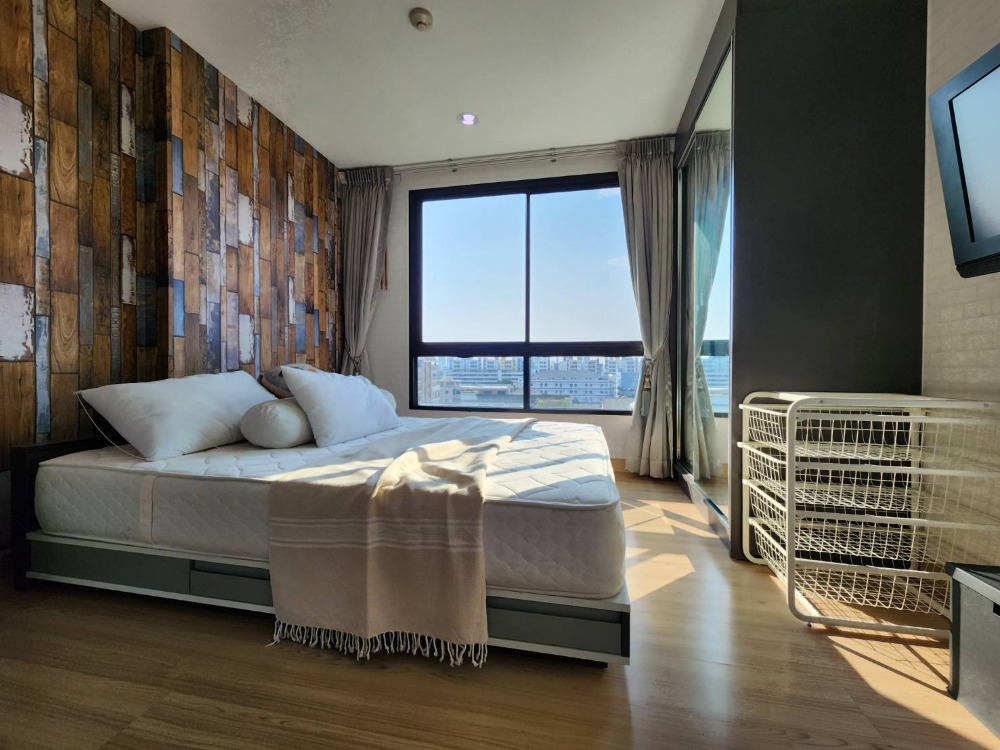 For SaleCondoBangna, Bearing, Lasalle : **Price reduction**Vacant room. Sold with tenant, electrical appliances and furniture, ready to move in**For sale/SALE**South corner room**The Nich Mono Bangna, very beautiful view, has washing machine, good price, you have to hurry**