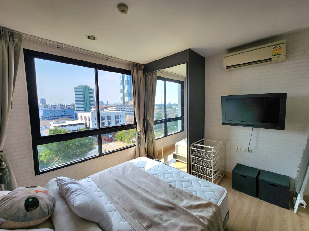 For SaleCondoBangna, Bearing, Lasalle : **Price reduction**Vacant room. Sold with tenant, electrical appliances and furniture, ready to move in**For sale/SALE**South corner room**The Nich Mono Bangna, very beautiful view, has washing machine, good price, you have to hurry**