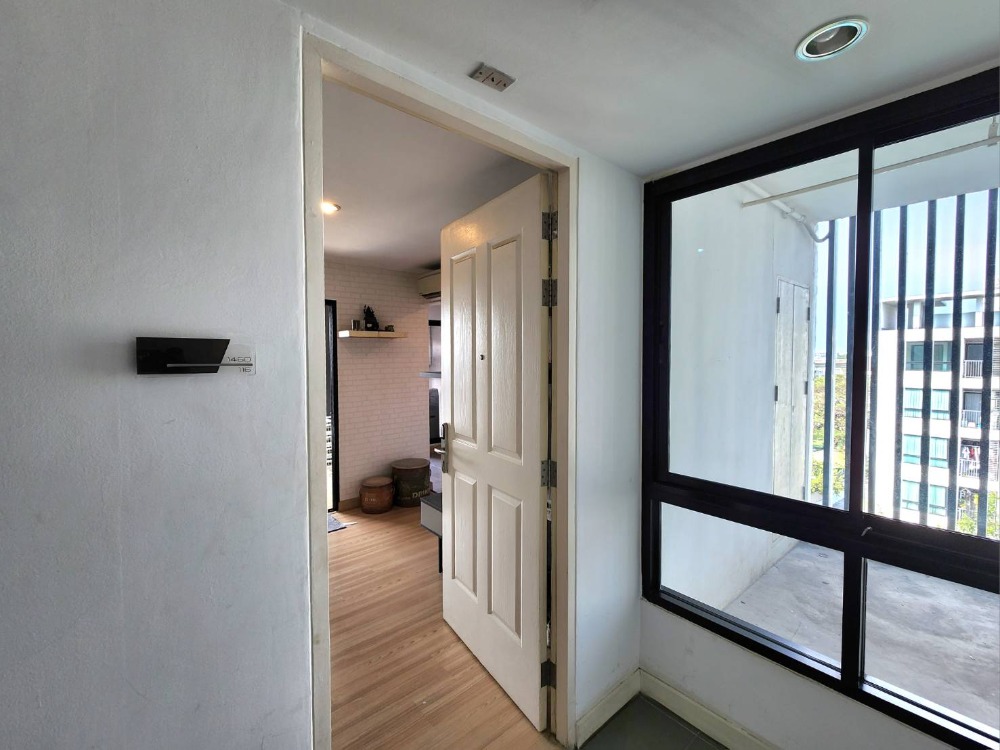 For SaleCondoBangna, Bearing, Lasalle : **Price reduction**Vacant room. Sold with tenant, electrical appliances and furniture, ready to move in**For sale/SALE**South corner room**The Nich Mono Bangna, very beautiful view, has washing machine, good price, you have to hurry**