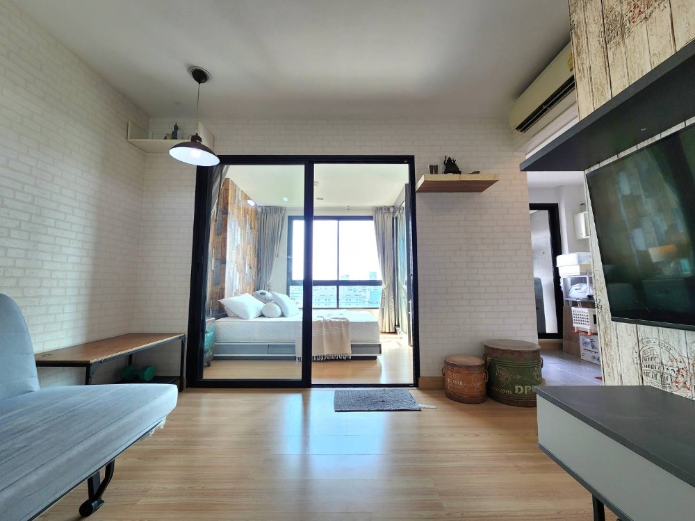 For SaleCondoBangna, Bearing, Lasalle : **Price reduction**Vacant room. Sold with tenant, electrical appliances and furniture, ready to move in**For sale/SALE**South corner room**The Nich Mono Bangna, very beautiful view, has washing machine, good price, you have to hurry**