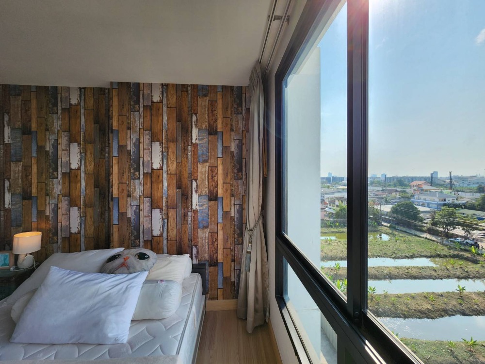 For SaleCondoBangna, Bearing, Lasalle : **Price reduction**Vacant room. Sold with tenant, electrical appliances and furniture, ready to move in**For sale/SALE**South corner room**The Nich Mono Bangna, very beautiful view, has washing machine, good price, you have to hurry**