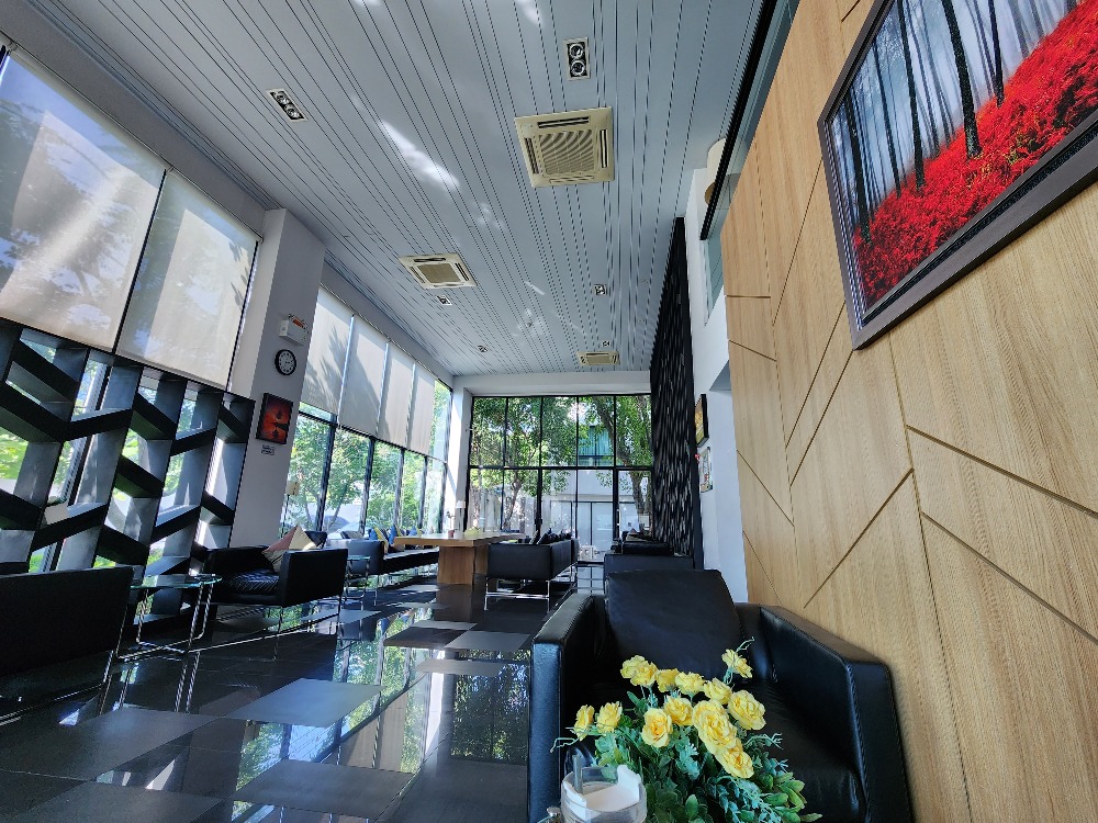 For SaleCondoBangna, Bearing, Lasalle : **Price reduction**Vacant room. Sold with tenant, electrical appliances and furniture, ready to move in**For sale/SALE**South corner room**The Nich Mono Bangna, very beautiful view, has washing machine, good price, you have to hurry**