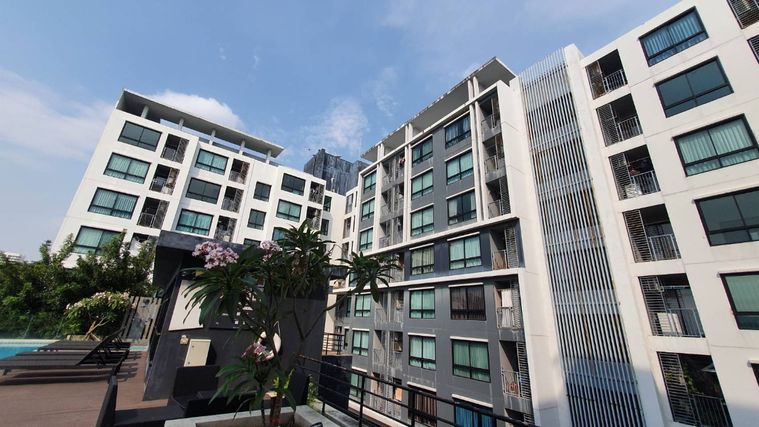 For SaleCondoBangna, Bearing, Lasalle : **Price reduction**Vacant room. Sold with tenant, electrical appliances and furniture, ready to move in**For sale/SALE**South corner room**The Nich Mono Bangna, very beautiful view, has washing machine, good price, you have to hurry**