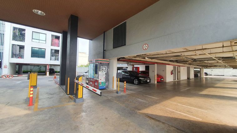 For SaleCondoBangna, Bearing, Lasalle : **Price reduction**Vacant room. Sold with tenant, electrical appliances and furniture, ready to move in**For sale/SALE**South corner room**The Nich Mono Bangna, very beautiful view, has washing machine, good price, you have to hurry**