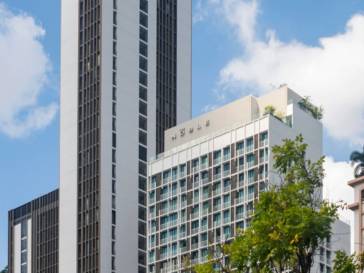 For RentCondoSukhumvit, Asoke, Thonglor : 🔥23K🔥- Corner Room 1 Bed 33.49 sq.m. High Fl. Close to BTS Asok & MRT Sukhumvit 550 m. at Noble BE19 Condo / For Rent
