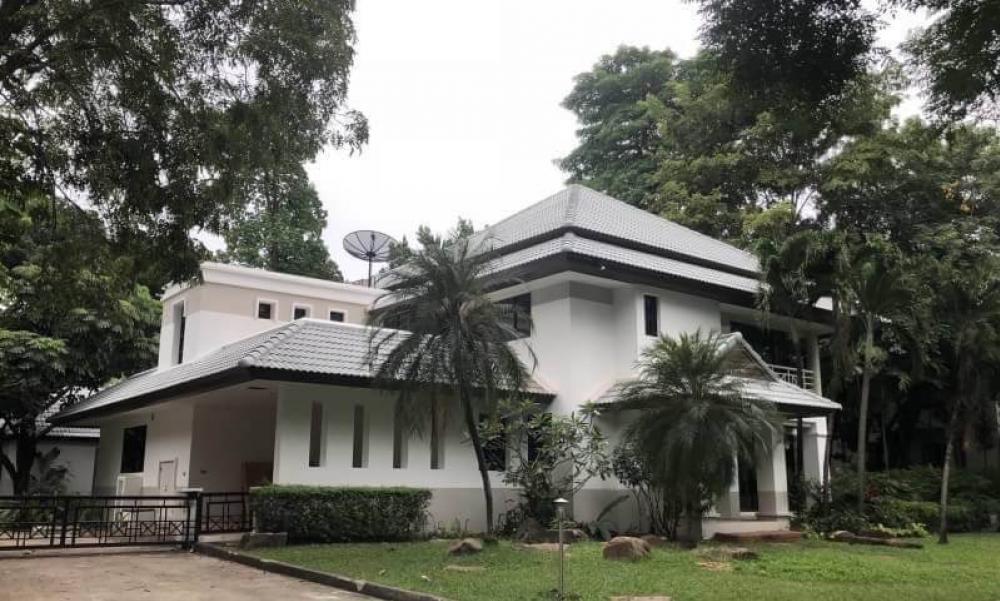 For SaleHouseNonthaburi, Bang Yai, Bangbuathong : House for sale Nichada Park Thani, Pak Kret District. Nonthaburi Province, size 426 square wah with private swimming pool